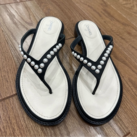 Chanel Black and White Sandals with Pearl Accents - Picture 1 of 3
